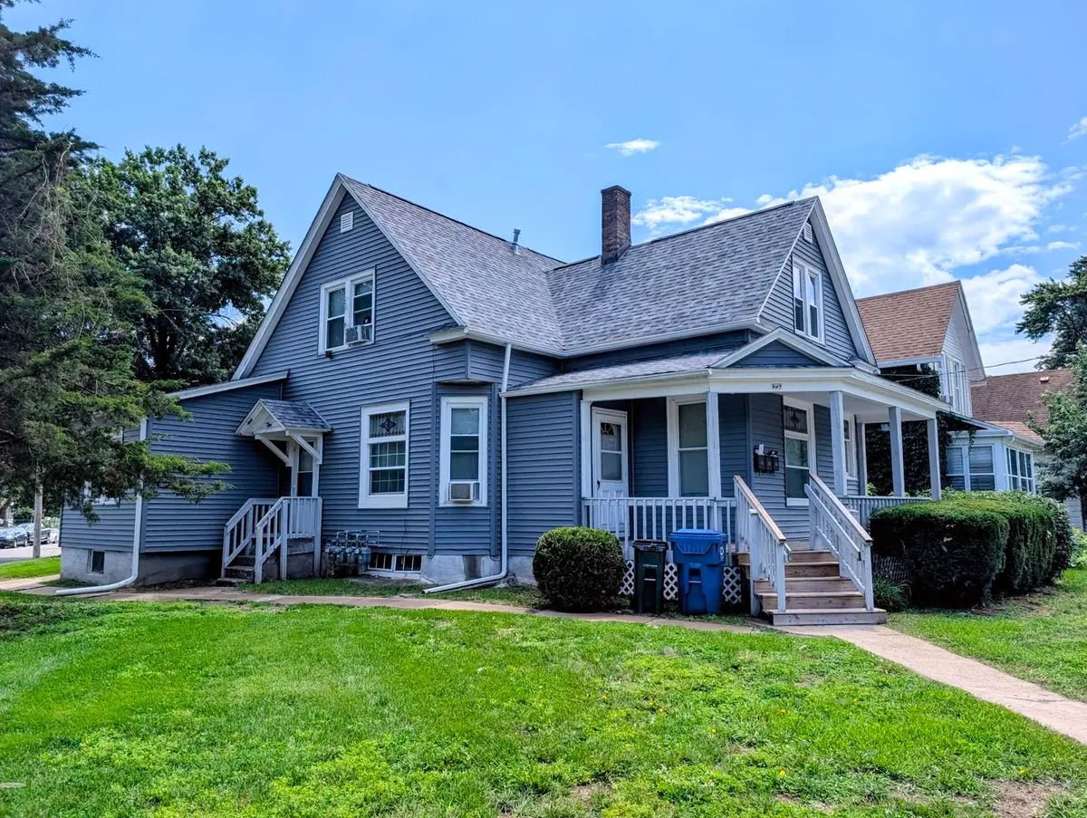 207 S Pine Street, Davenport, IA 52802 - #1