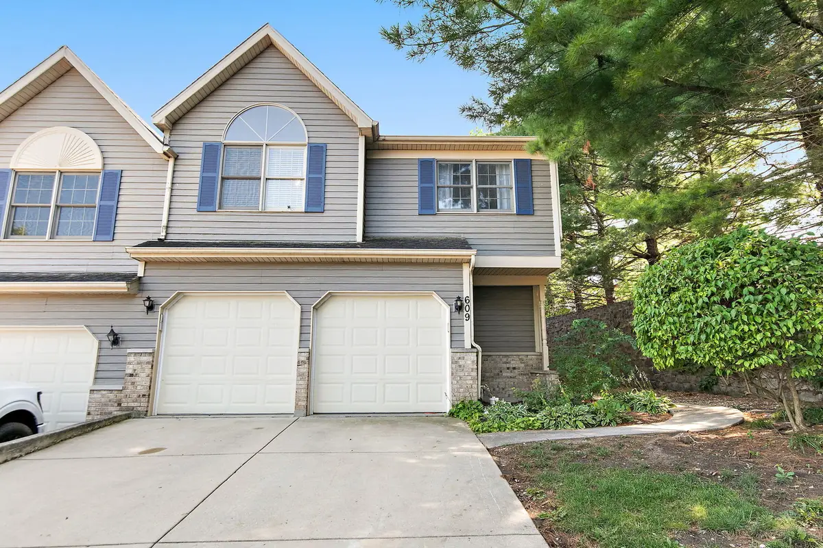 609 River Bluff Drive, Carpentersville, IL 60110 - #1
