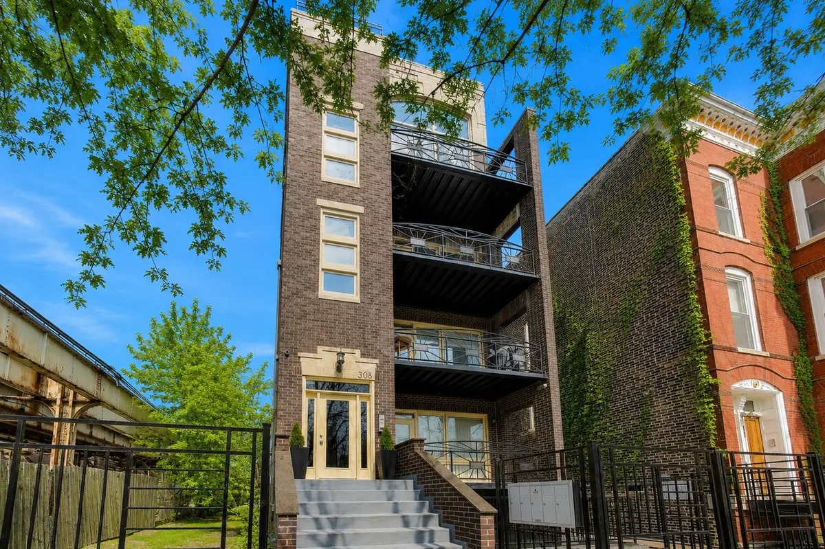 308 W Evergreen Avenue #2, Chicago, IL 60610 - #1