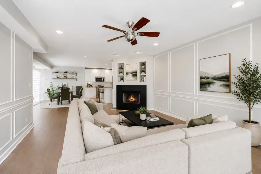 308 W Evergreen Avenue #2, Chicago, IL 60610 - #3