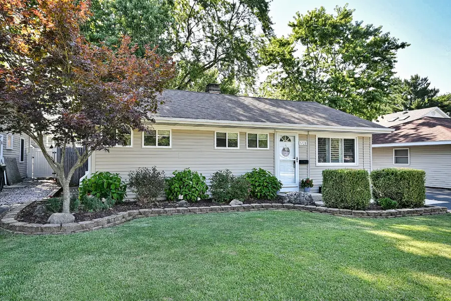 5728 Plymouth Avenue, Downers Grove, IL 60516 - #3