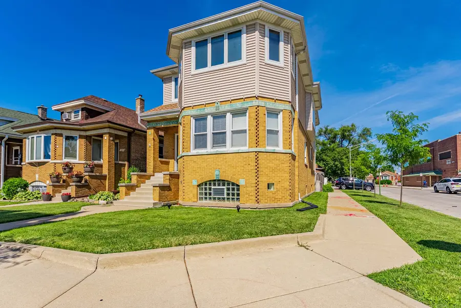 2901 N 76th Court, Elmwood Park, IL 60707 - #3