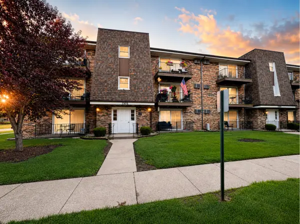 7101 98th Street #301, Chicago Ridge, IL 60415