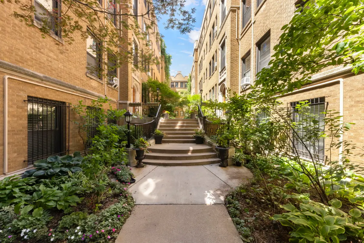 640 W Waveland Avenue #4A, Chicago, IL 60613 - #1
