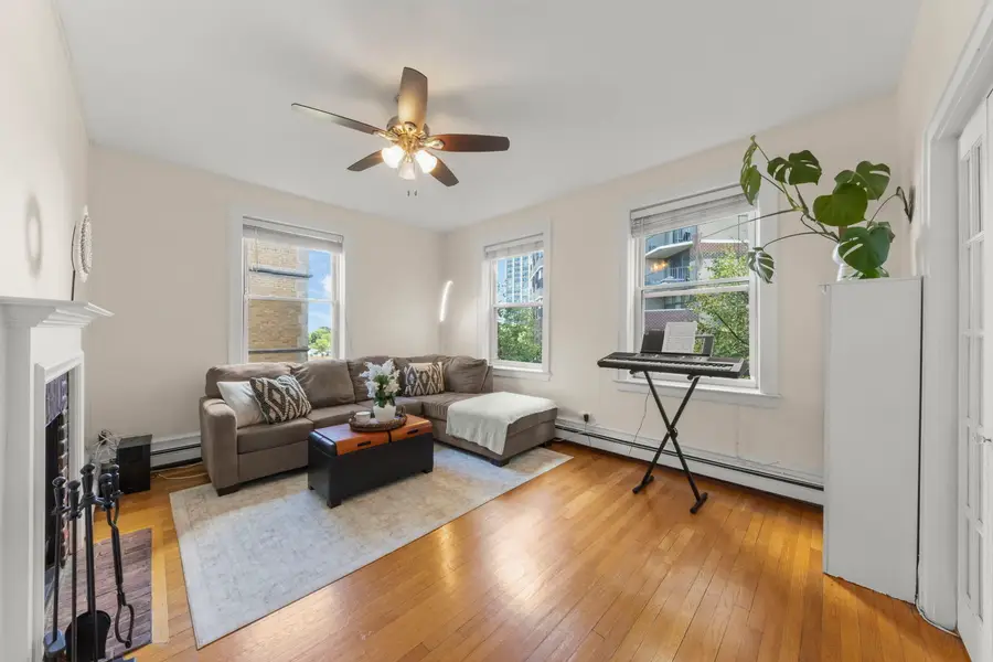 640 W Waveland Avenue #4A, Chicago, IL 60613 - #3