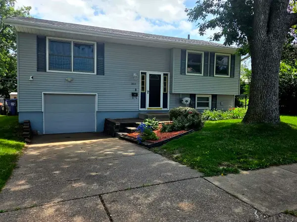 2613 N Zenith Avenue, Davenport, IA 52804