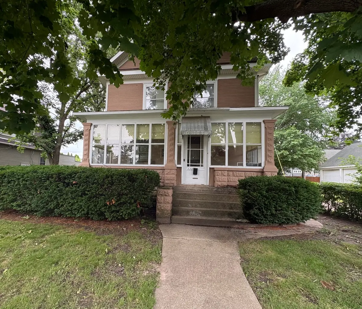 220 E Avenue, Rochelle, IL 61068 - #1