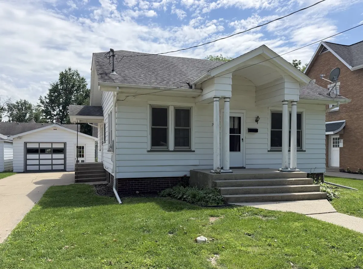 2822 6th Street, Peru, IL 61354 - #1