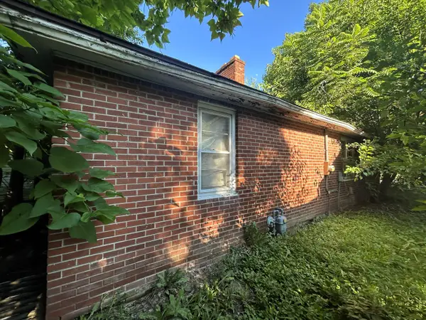 930 Vandalia Road, Louisville, IL 62858