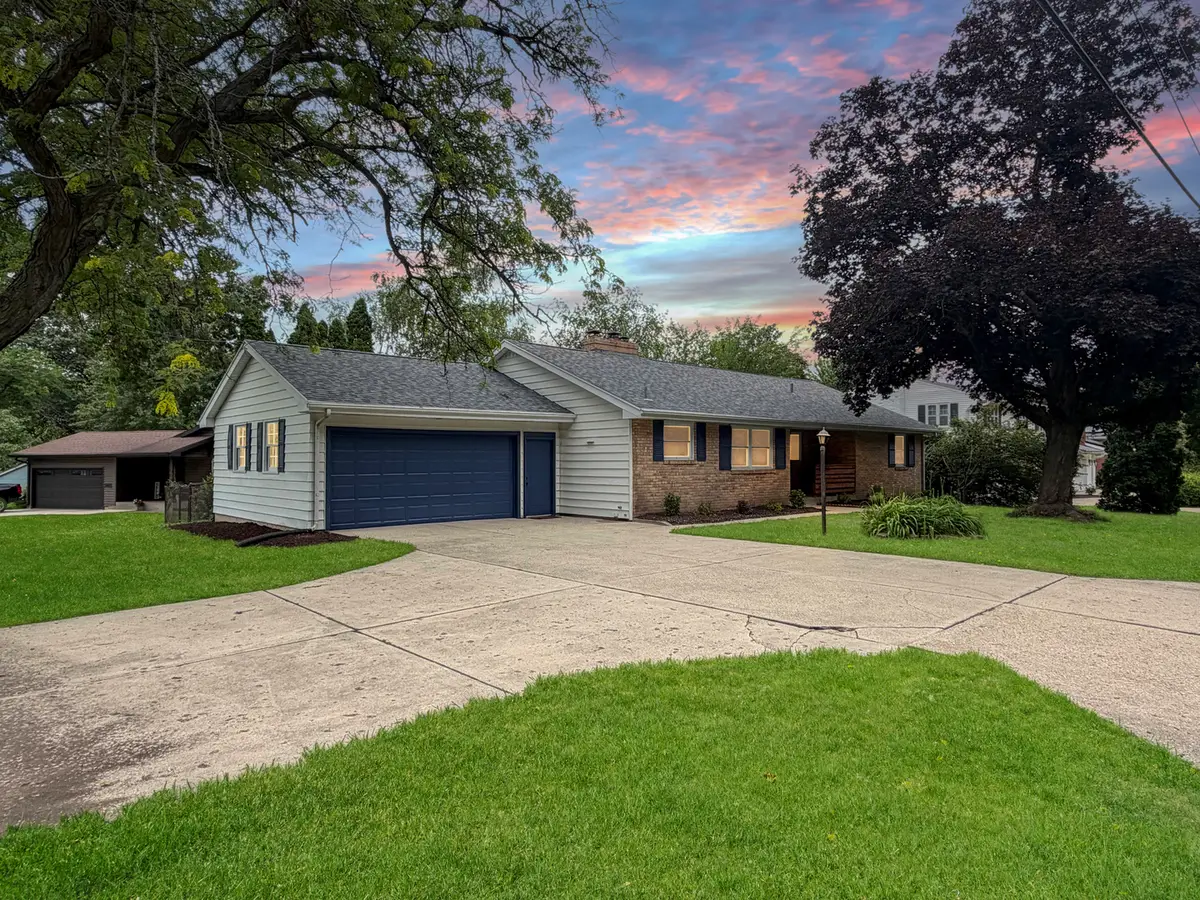 1734 W Stephenson Street, Freeport, IL 61032 - #1