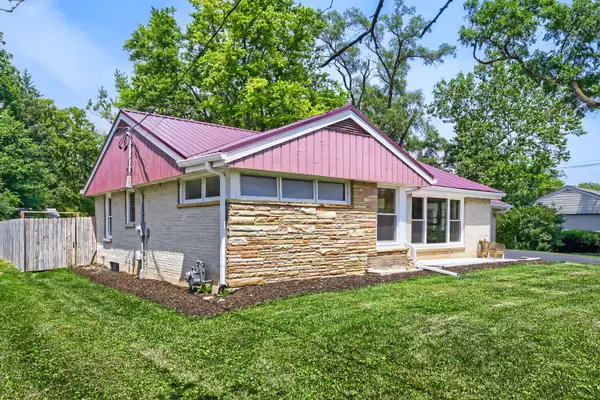 621 W Slocum Lake Road, Wauconda, IL 60084