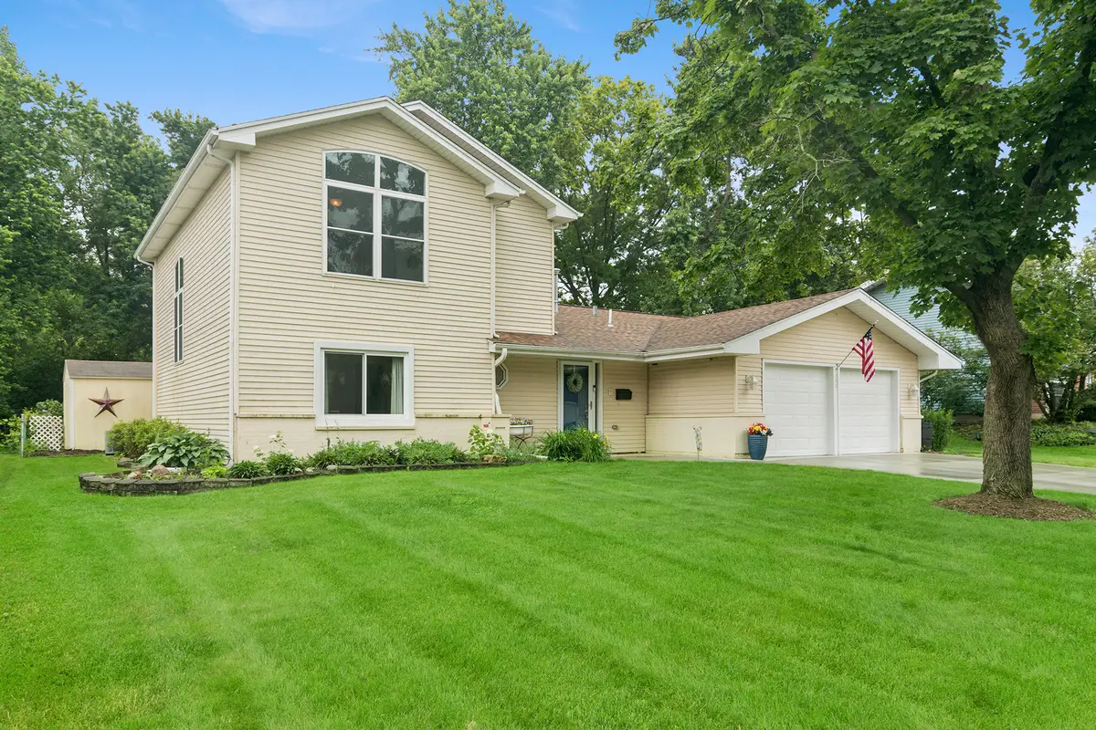 2S155 Mayfield Lane, Glen Ellyn, IL 60137 - #1