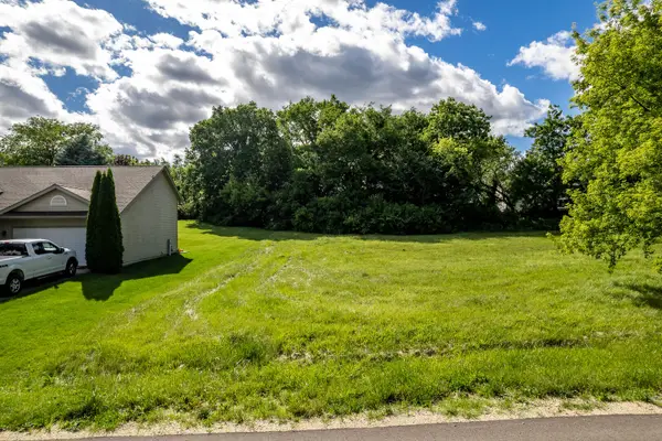 110 Heath Cliff Drive Se, Poplar Grove, IL 61065