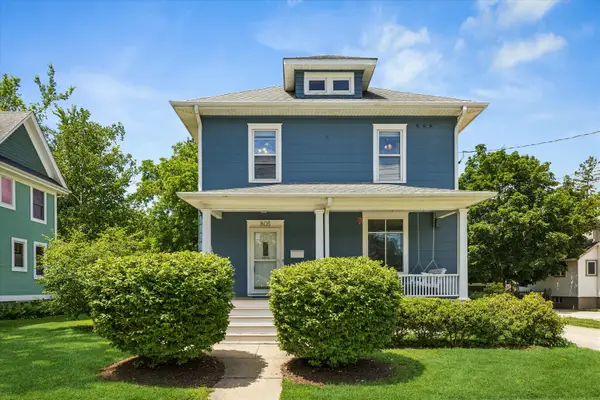805 Clay Street, Woodstock, IL 60098