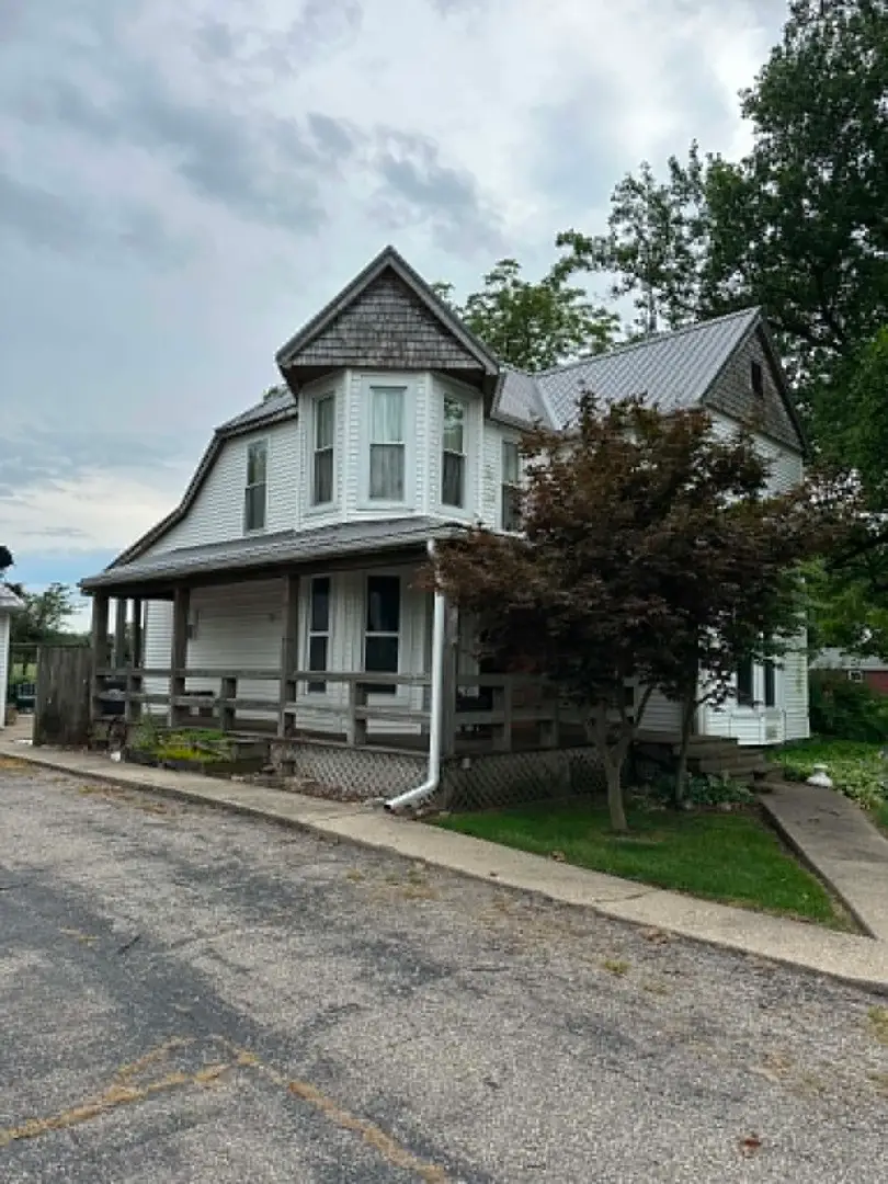 704 W Green Street, Newman, IL 61942 - #1