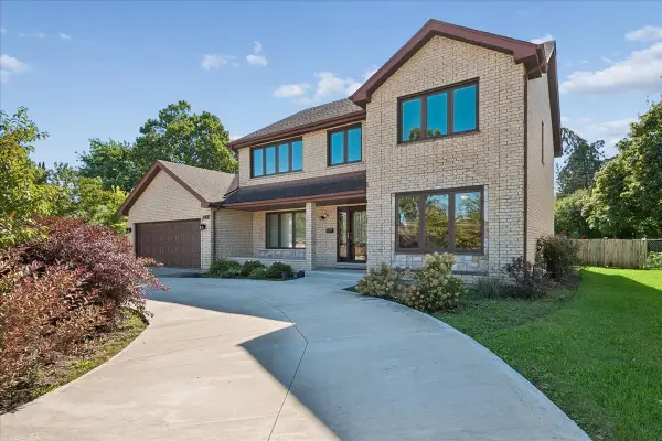 345 W Dempster Street, Des Plaines, IL 60016