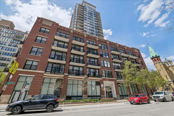 210 S Desplaines Street #507, Chicago, IL 60661