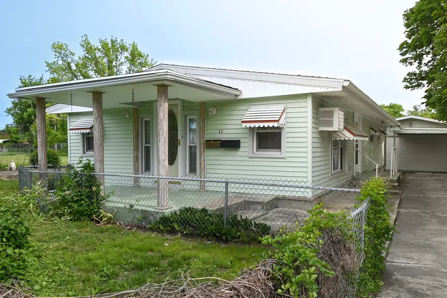 11 E Woodlawn Street, Danville, IL 61832 - #2