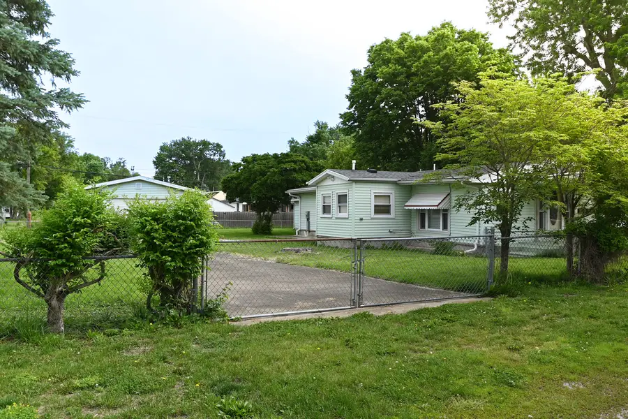 11 E Woodlawn Street, Danville, IL 61832 - #3
