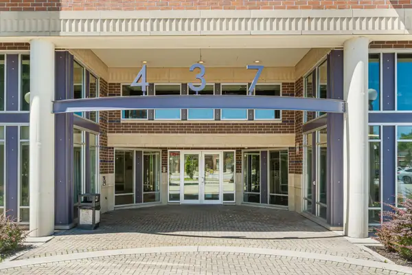 437 W Division Street #814, Chicago, IL 60610