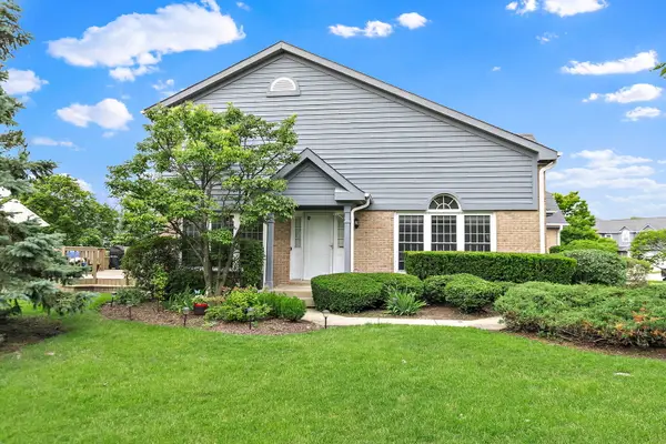 246 Lynwood Lane, Bloomingdale, IL 60108