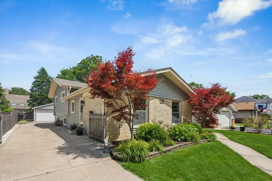 139 S Milton Avenue, Glen Ellyn, IL 60137 - #2