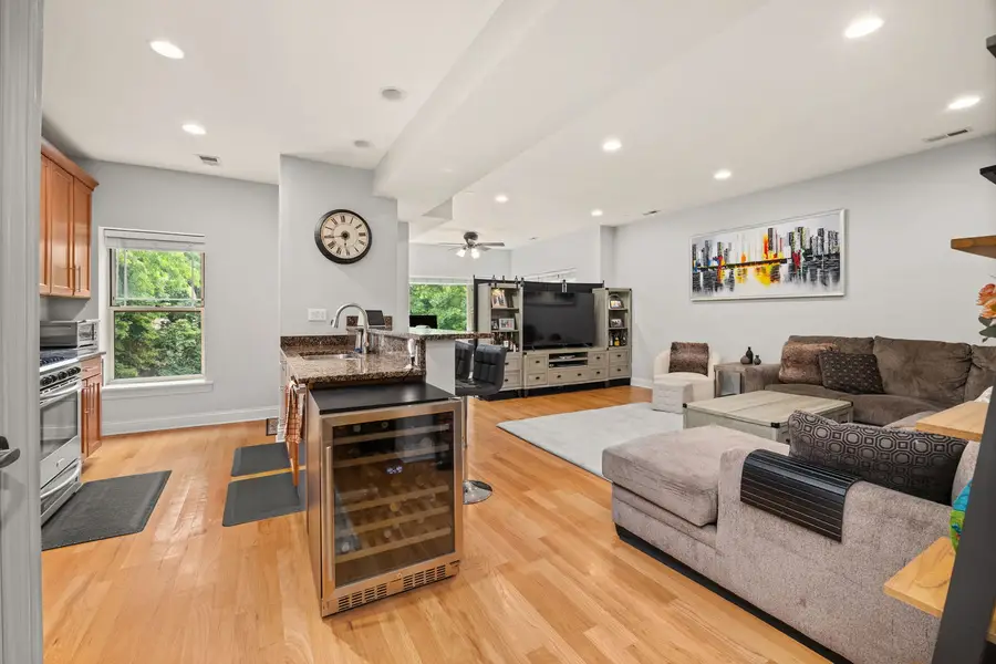 4447 N Magnolia Avenue #2, Chicago, IL 60640 - #3