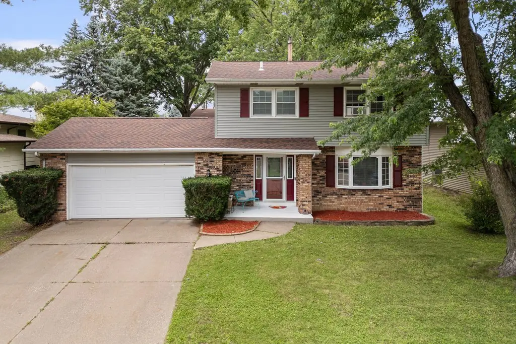 816 W 57th Street, Davenport, IA 52806 - #1