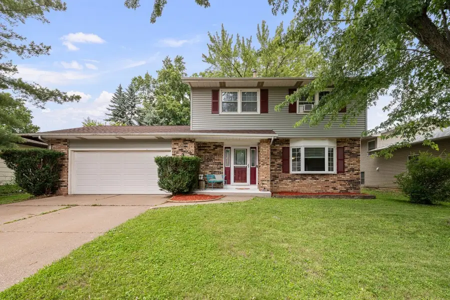 816 W 57th Street, Davenport, IA 52806 - #2