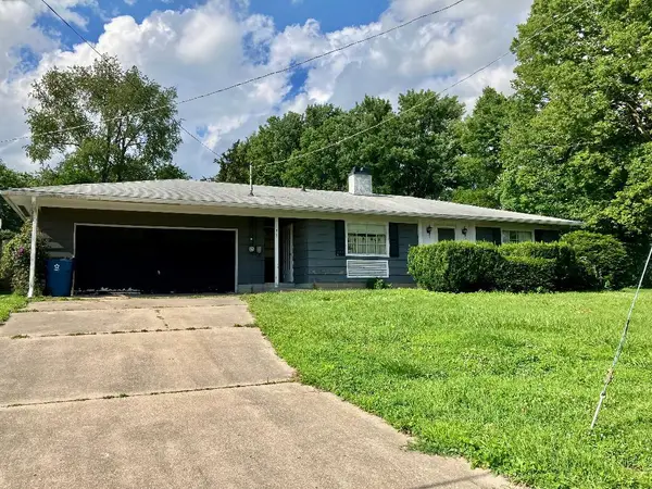 1327 Long Street, Dixon, IL 61021