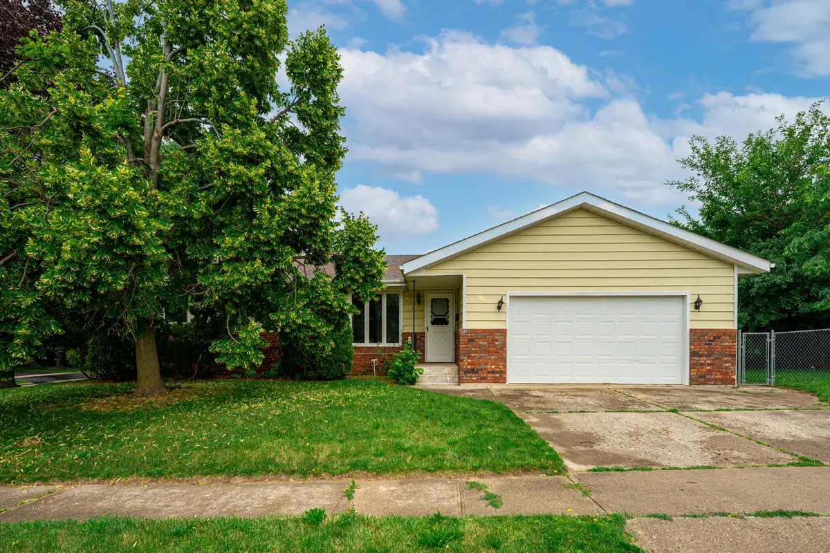 130 Andrews Drive, Belvidere, IL 61008 - #1