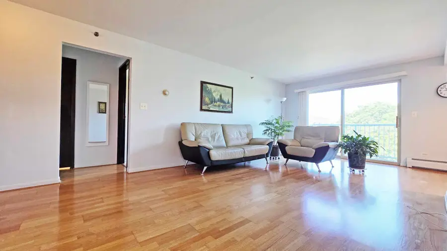 1 Villa Verde Drive #305, Buffalo Grove, IL 60089 - #3