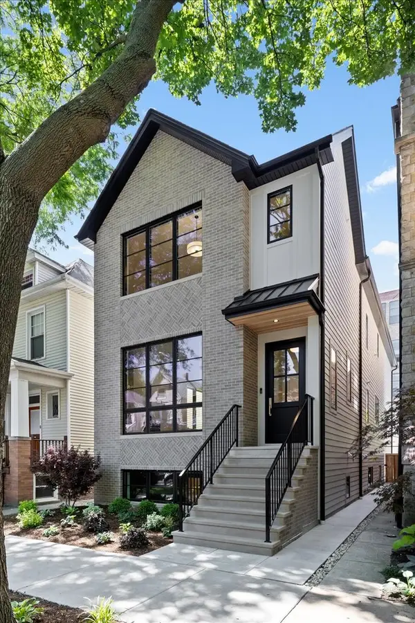 1841 W Newport Avenue, Chicago, IL 60657