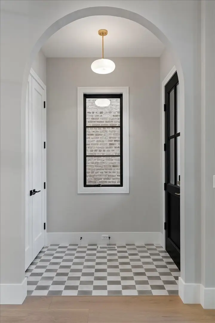 1841 W Newport Avenue, Chicago, IL 60657 - #2