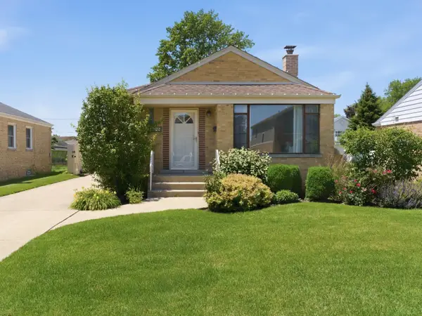 7648 N Osceola Avenue, Niles, IL 60714