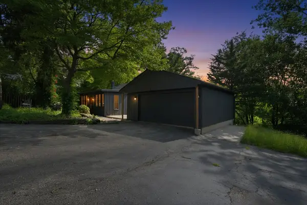 306 N Cresthill Avenue, McHenry, IL 60051