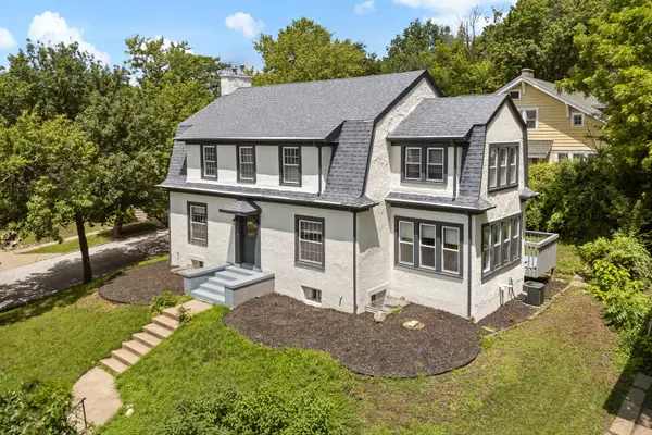 1200 E 9th Street, Davenport, IA 52803