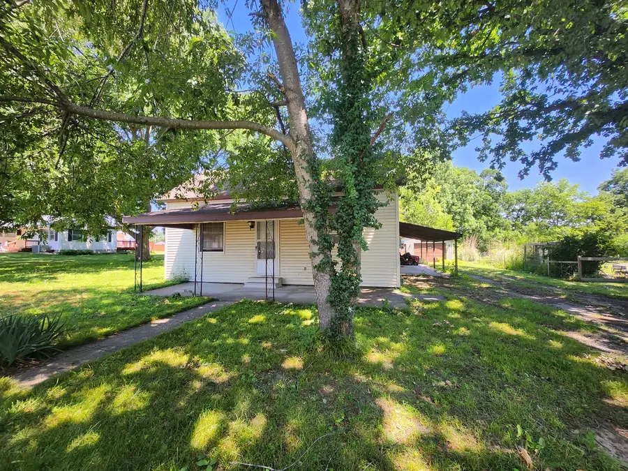 33 Cripple Creek Road, Pinckneyville, IL 62274 - #3