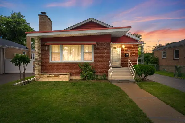 5024 Harnew Road S, Oak Lawn, IL 60453