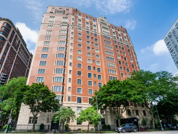 3800 N Lake Shore Drive #11E, Chicago, IL 60613
