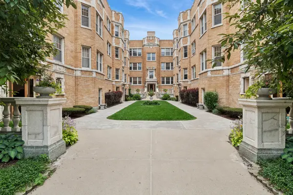 245 Washington Boulevard #2B, Oak Park, IL 60302