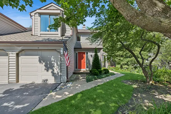 752 Shoreline Road #1077, Lake Barrington, IL 60010