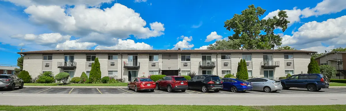 8999 Kennedy Drive #2B, Des Plaines, IL 60016 - #1