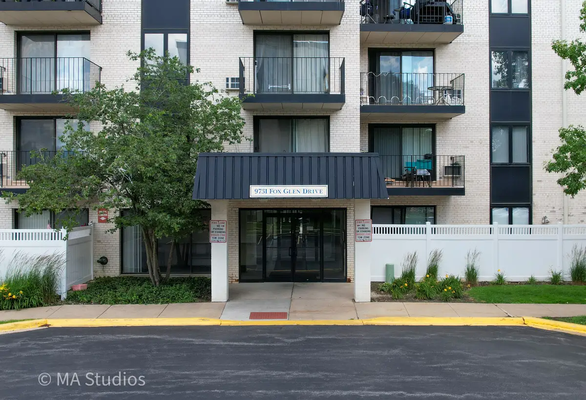9731 N Fox Glen Drive #4C, Niles, IL 60714 - #1