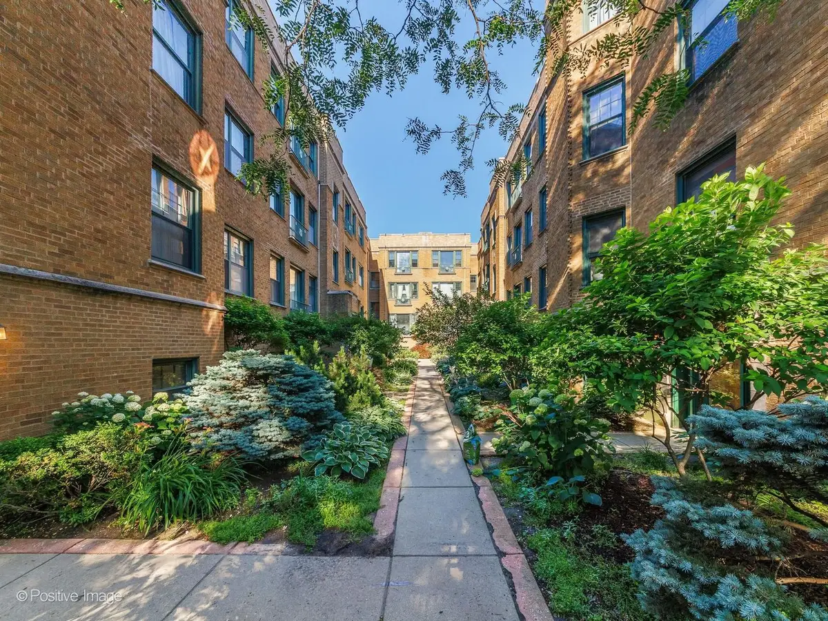 7025 N Sheridan Road #2E, Chicago, IL 60626 - #1