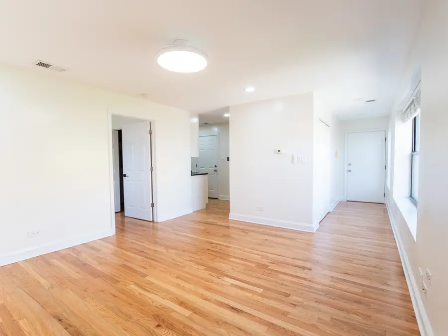 1059 W Foster Avenue #3B, Chicago, IL 60640 - #3