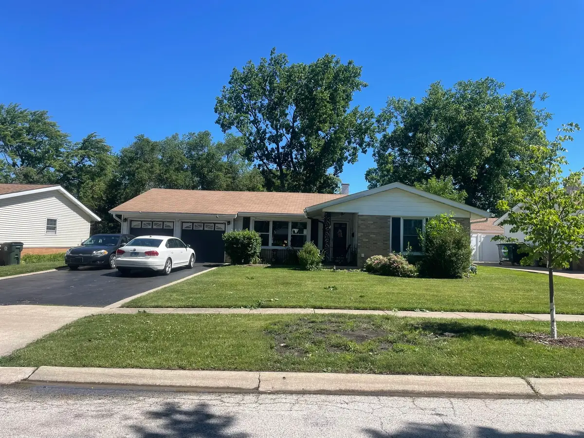260 Pleasant Drive, Elk Grove Village, IL 60007 - #1