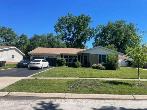 260 Pleasant Drive, Elk Grove Village, IL 60007