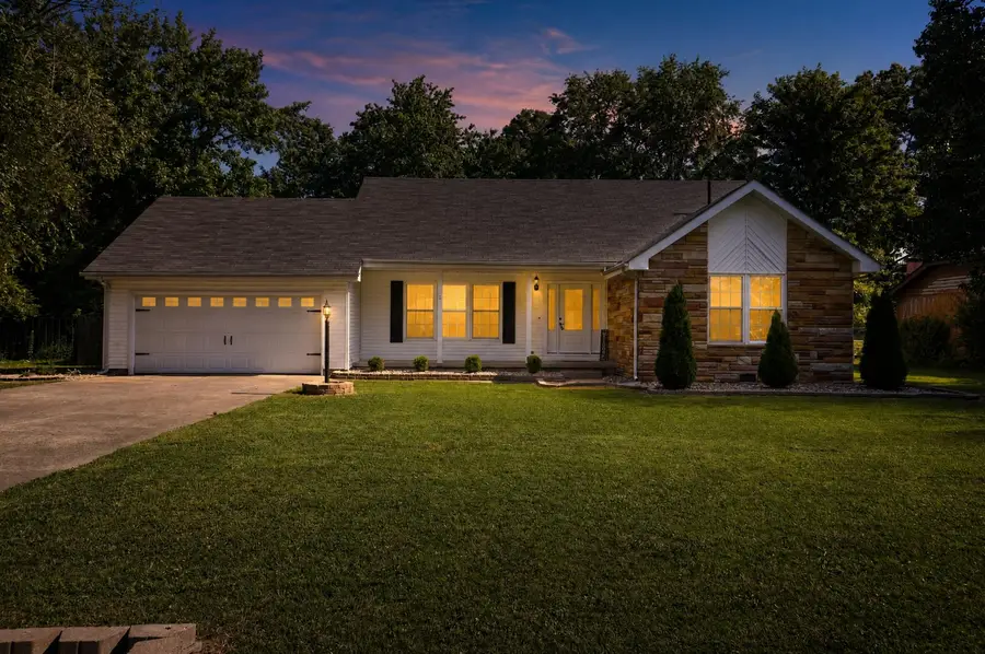 1004 E Illinois Street, Marion, IL 62959 - #2