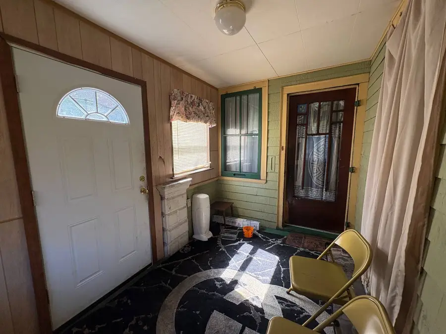 14032 S Burnham Avenue, Burnham, IL 60633 - #3
